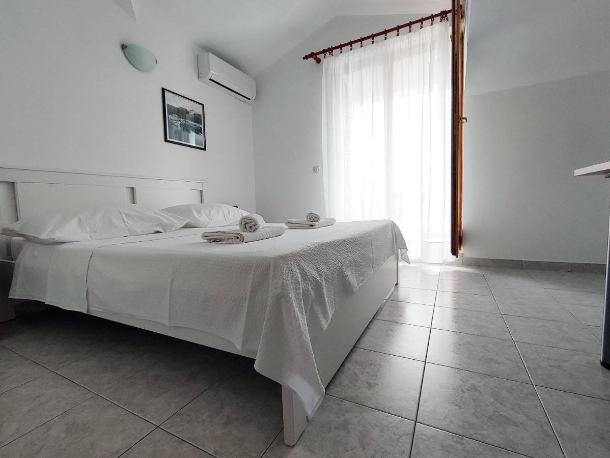Apartments And Rooms Saric Ядрія Екстер'єр фото