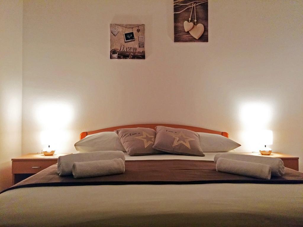 Apartments And Rooms Saric Ядрія Номер фото