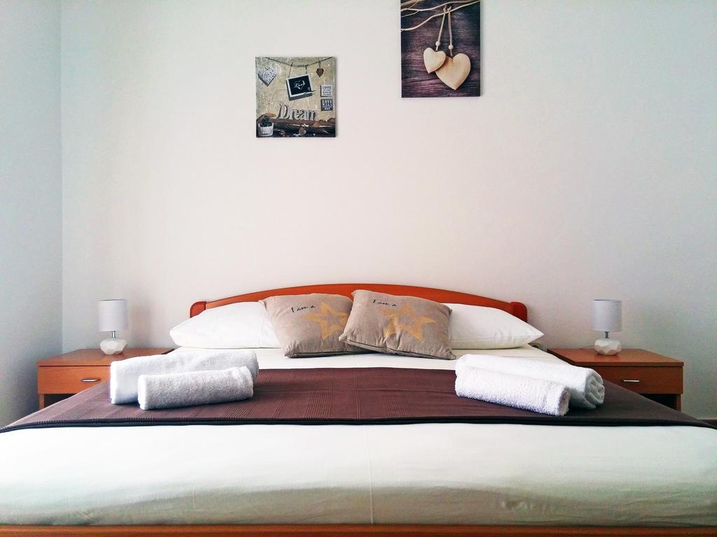 Apartments And Rooms Saric Ядрія Екстер'єр фото