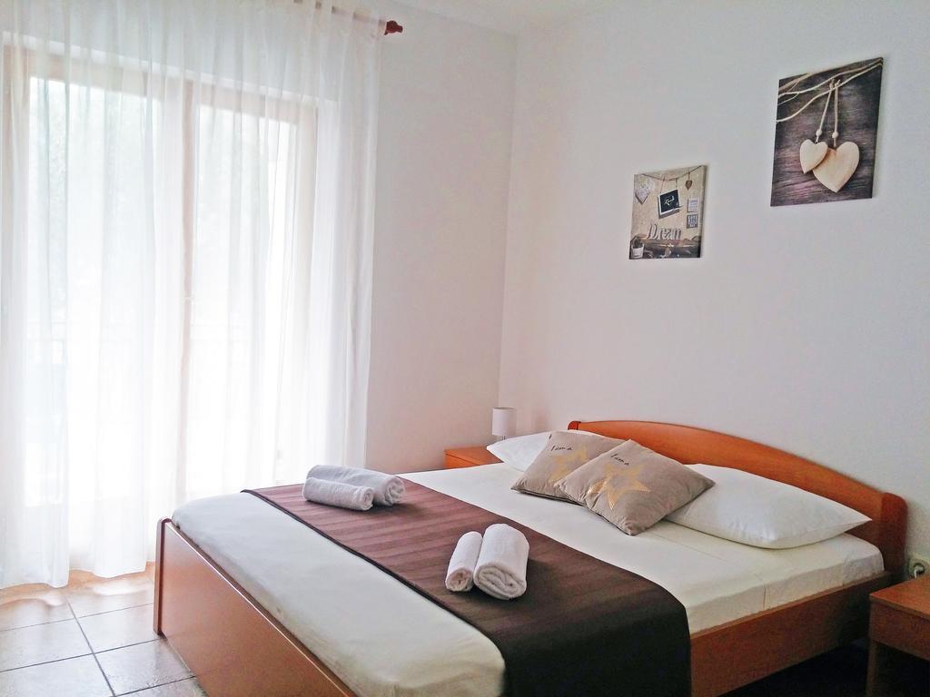 Apartments And Rooms Saric Ядрія Екстер'єр фото