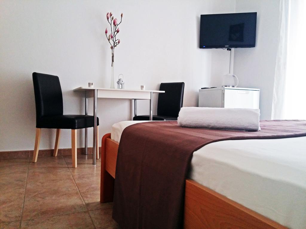 Apartments And Rooms Saric Ядрія Екстер'єр фото